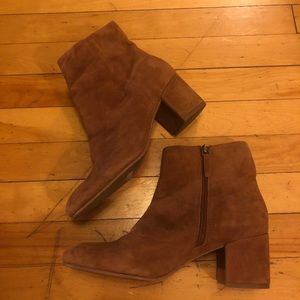 Warm tan suede heeled bootie